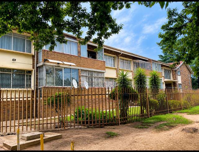 2 BEDROOM APARTMENT FOR SALE IN VANDERBIJLPARK CW 3